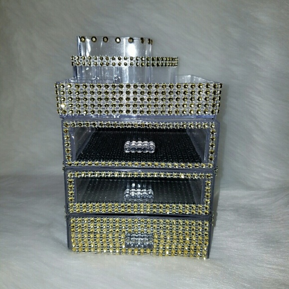 Makeup Storage - Picture 4 of 4